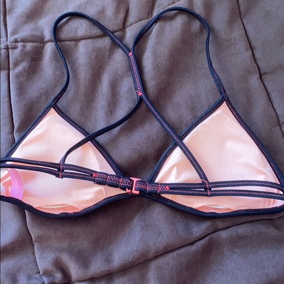 Victoria’s Secret Swim Top Size S - Picture 2 of 3